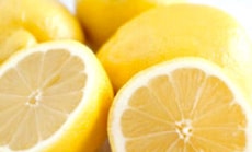 Освежающие, бодрящие кожу лимонные маски
