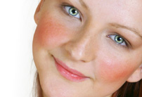 Причины покраснения на лице часто связаны с кожными болезнями